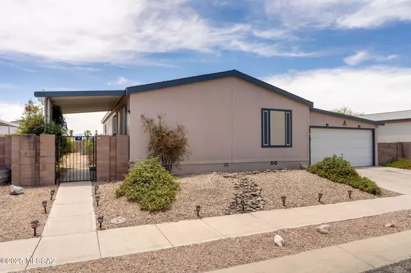 6124 E House Rock Lane,  Tucson,  AZ 85756