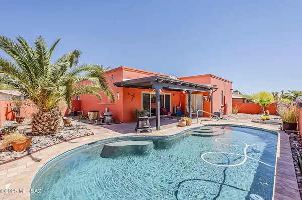 241 W Calle McCleary, Green Valley, AZ 85614