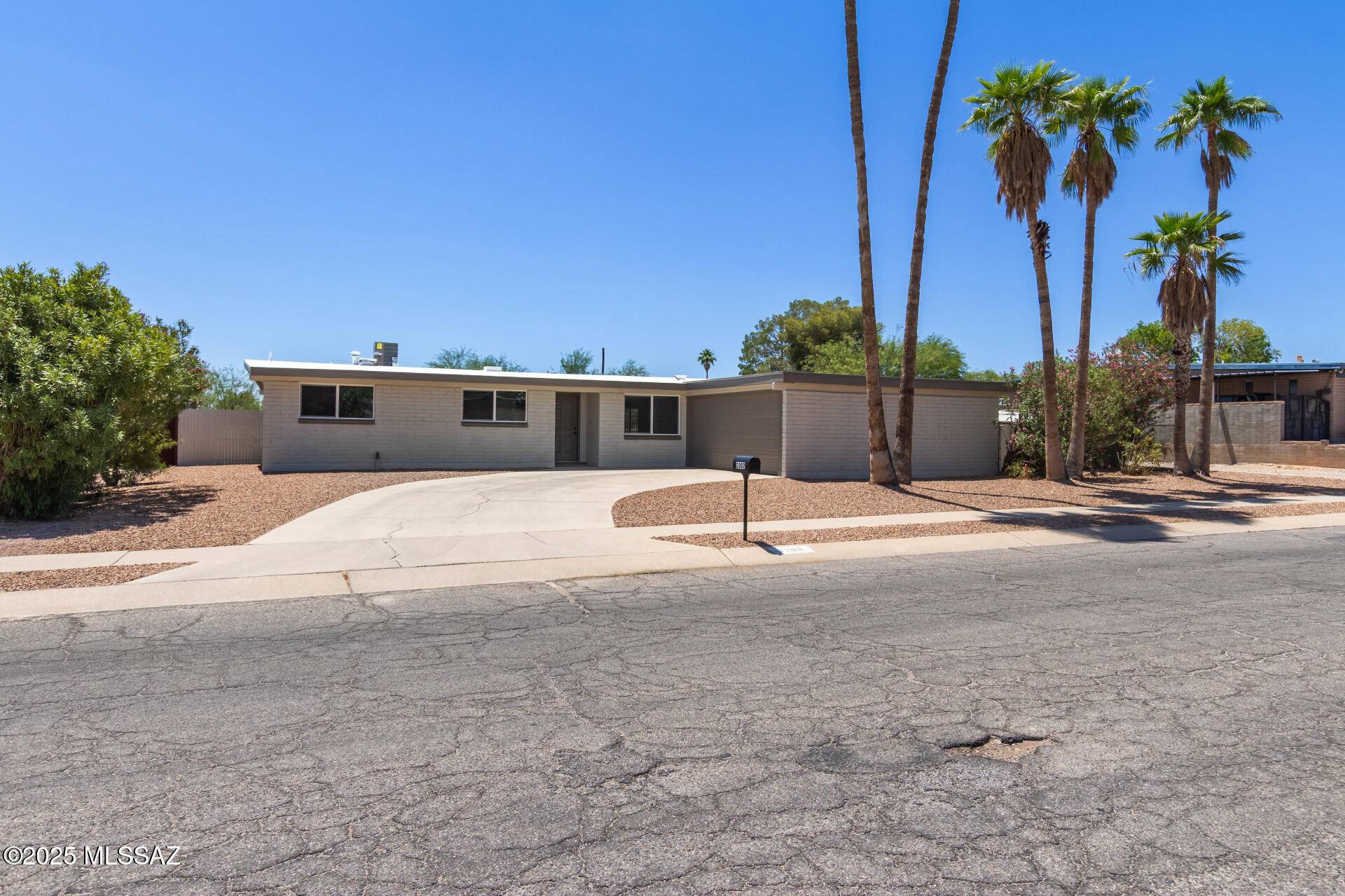 Tucson, AZ 85710,2302 S Cathy Avenue