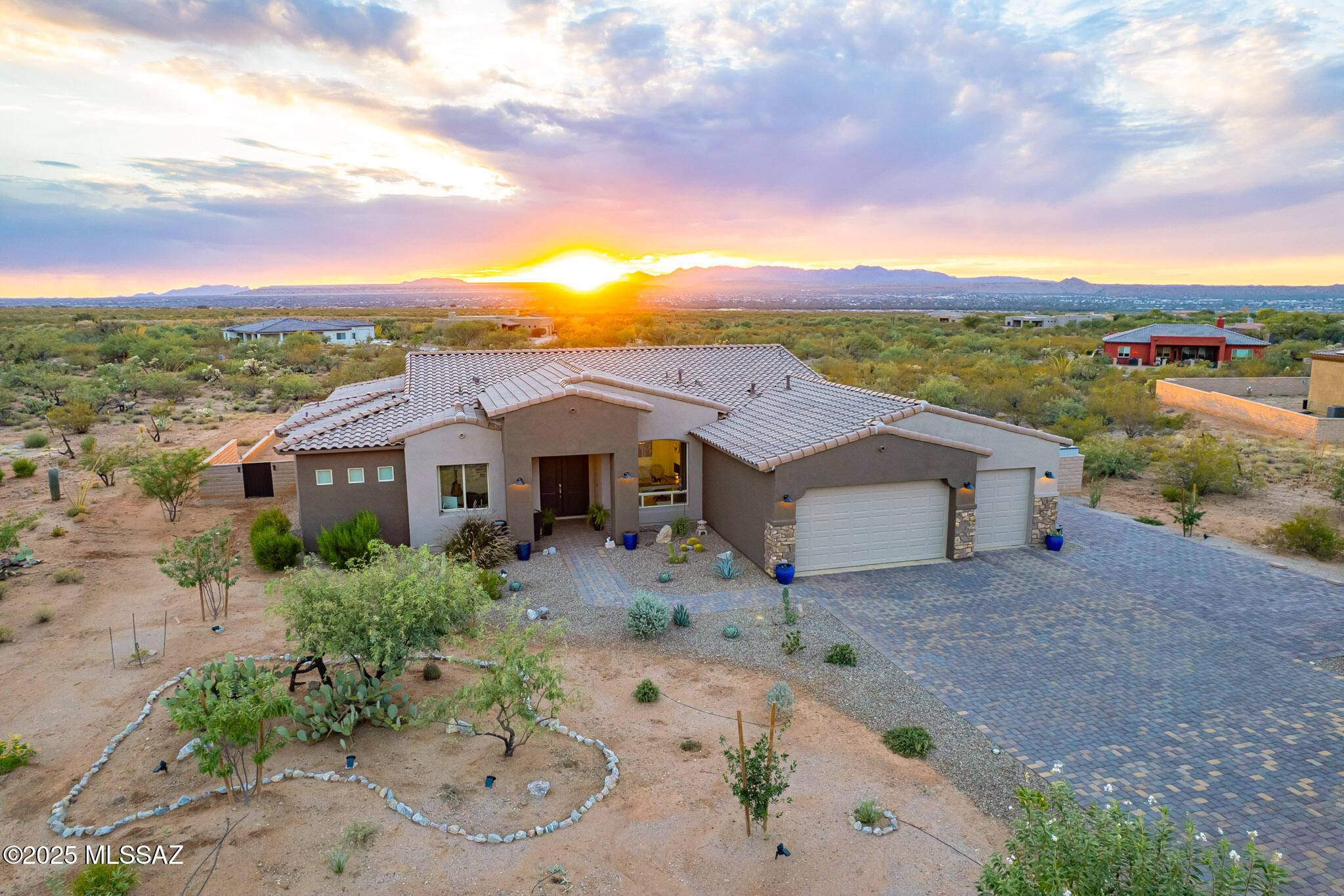 233 N Palomino Run Place, Sahuarita, AZ 85629