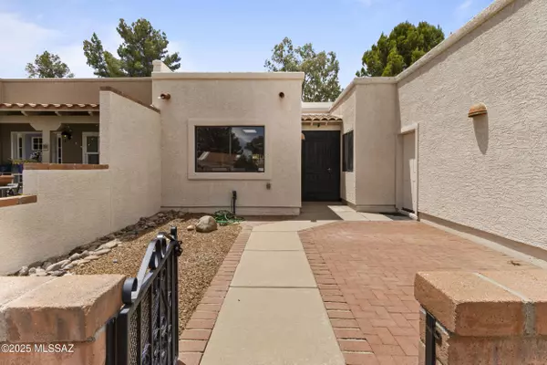 Green Valley, AZ 85614,140 E Paseo De Golf