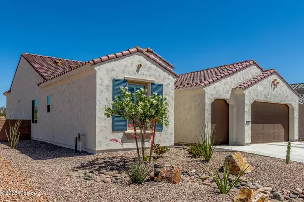 1936 N Star View Lane, Green Valley, AZ 85614