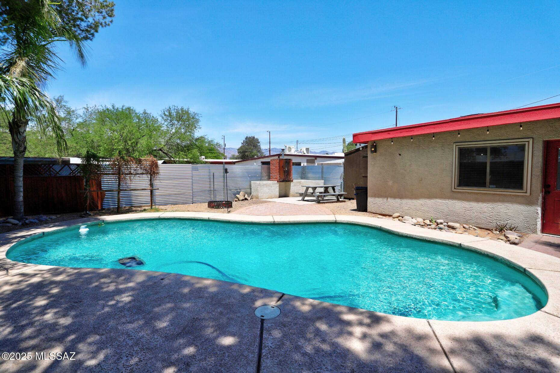 Tucson, AZ 85712,1415 N Cloverland Avenue