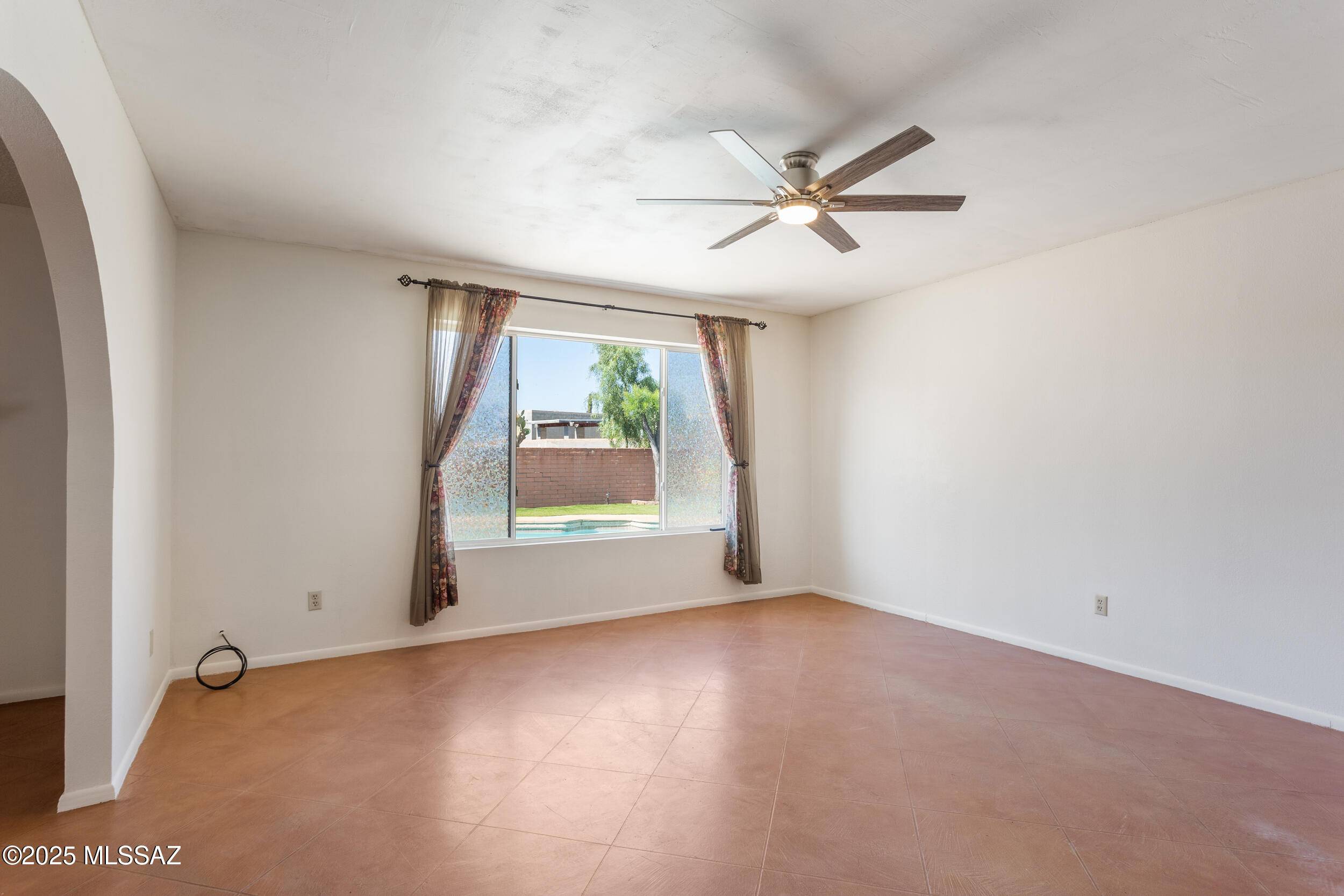 Tucson, AZ 85745,2401 W Ironwood Ridge Drive