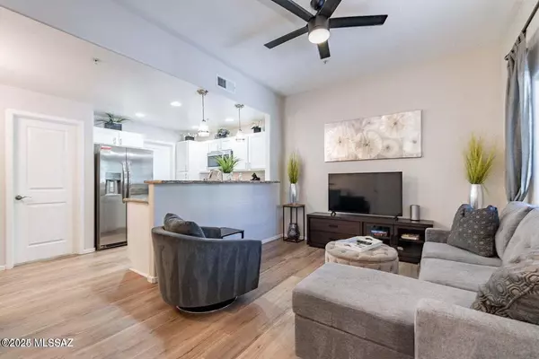 Tucson, AZ 85718,2028 E River Road #101