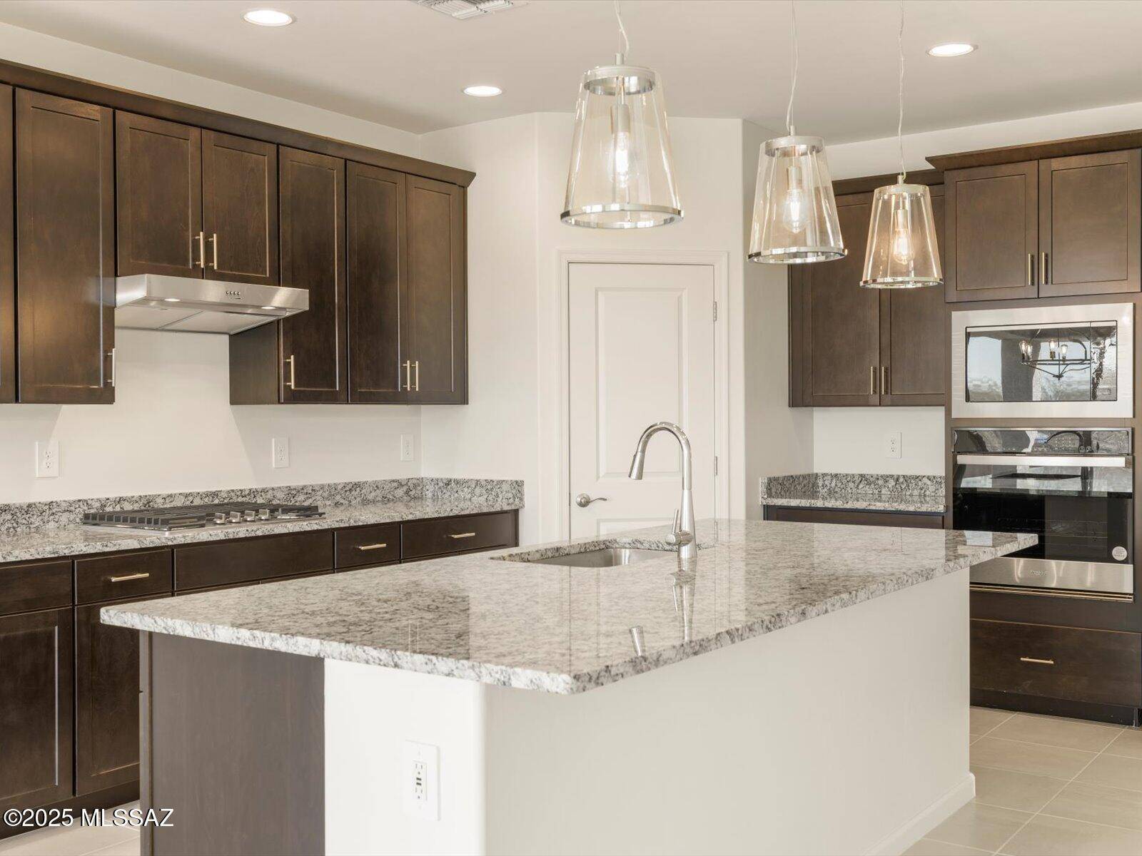 256 N Sunny Cove Place, Tucson, AZ 85748