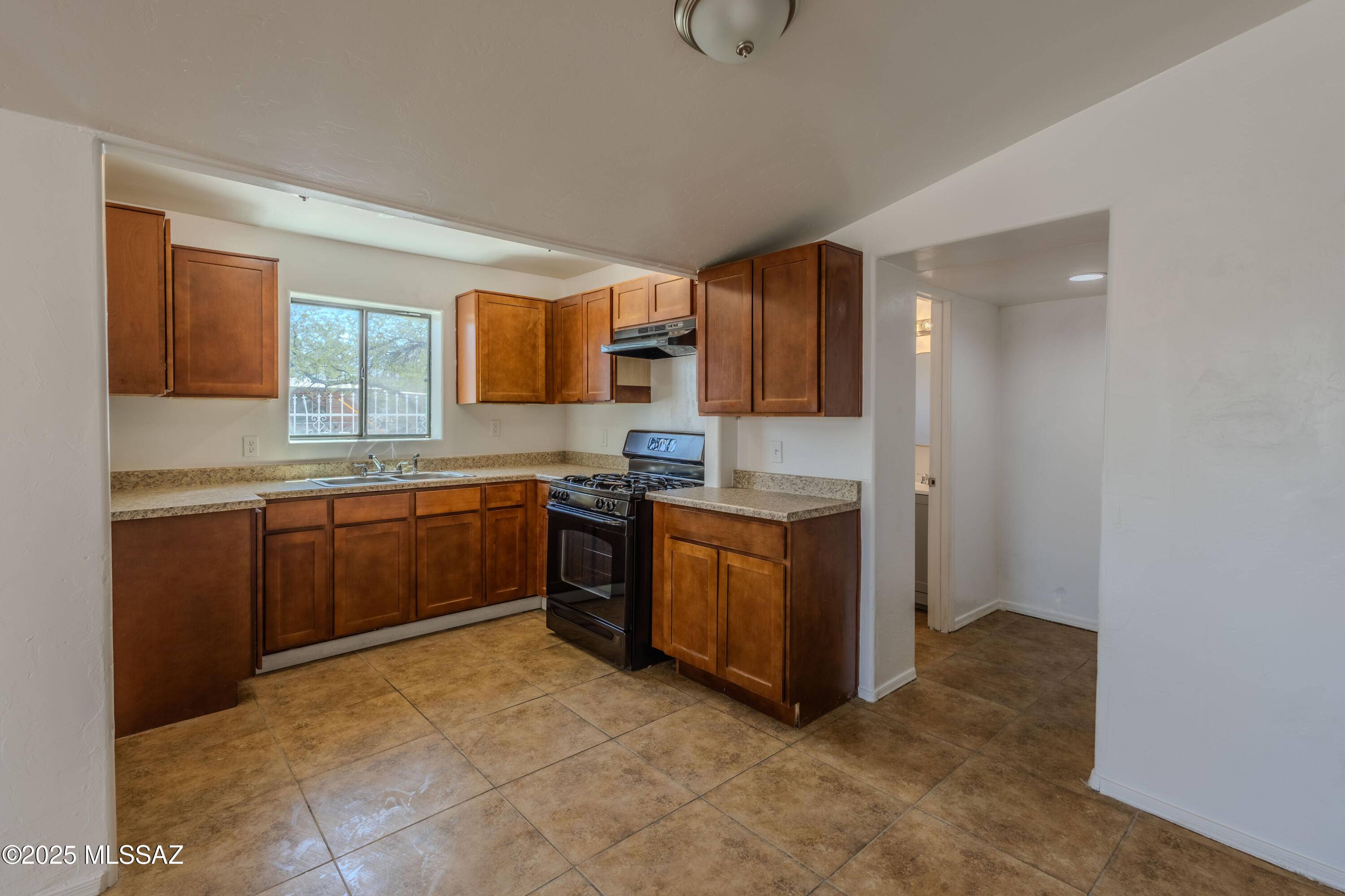 Tucson, AZ 85713,3668 S 9th Avenue