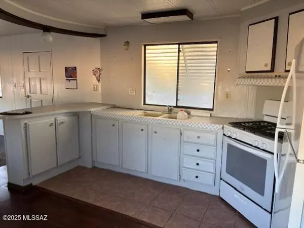 Benson, AZ 85602,3176 W Robin Road