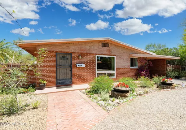 3225 E Elida Street,  Tucson,  AZ 85716