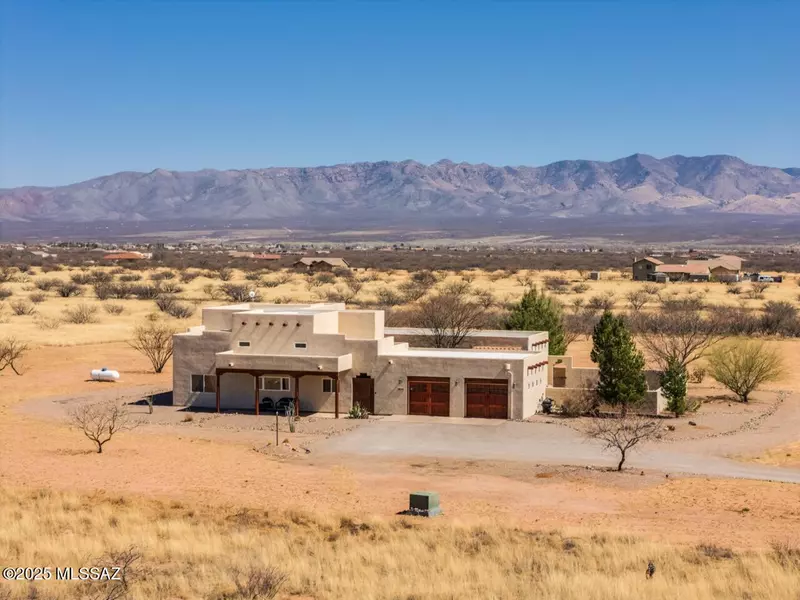 9141 E Sunshine Lane, Hereford, AZ 85615