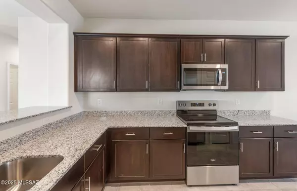 Sahuarita, AZ 85629,846 W Calle El Teclado