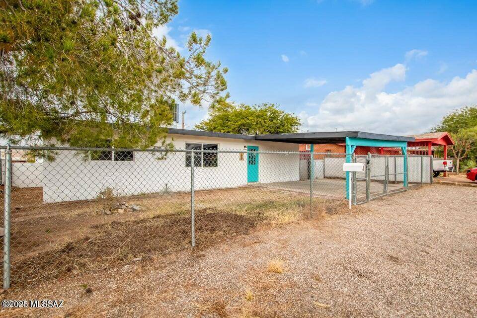 Tucson, AZ 85719,843 E Alturas Street