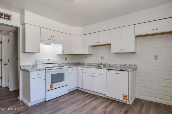 Tucson, AZ 85710,8450 E Old Spanish Trail  #157