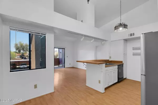 2172 N Pantano Road #UNIT 217, Tucson, AZ 85715