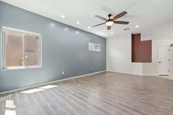 Green Valley, AZ 85614,2511 N Avenida Tabica