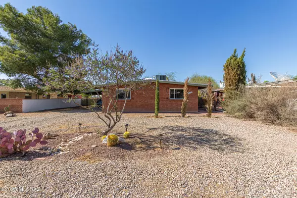 5809 E Rosewood Street, Tucson, AZ 85711
