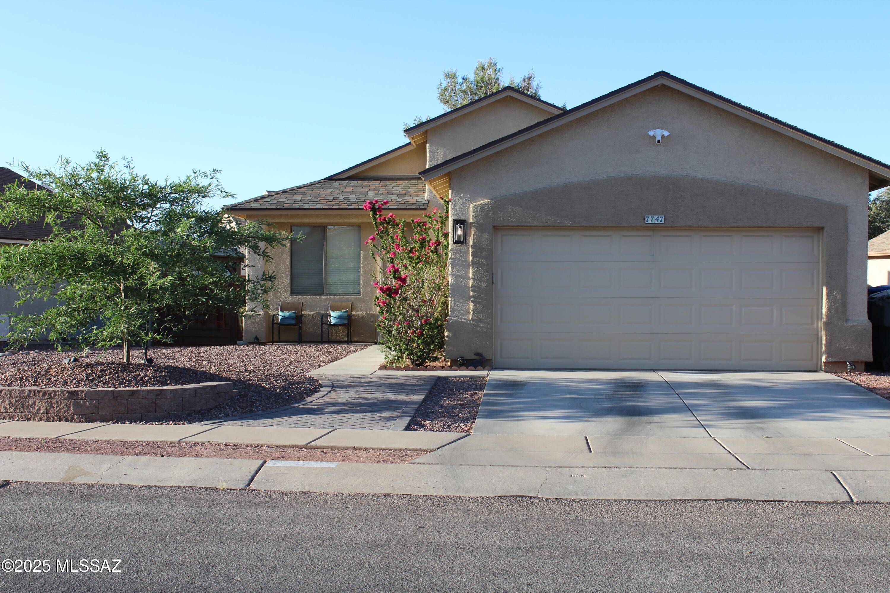 7747 S Lions Spring Way,  Tucson,  AZ 85747