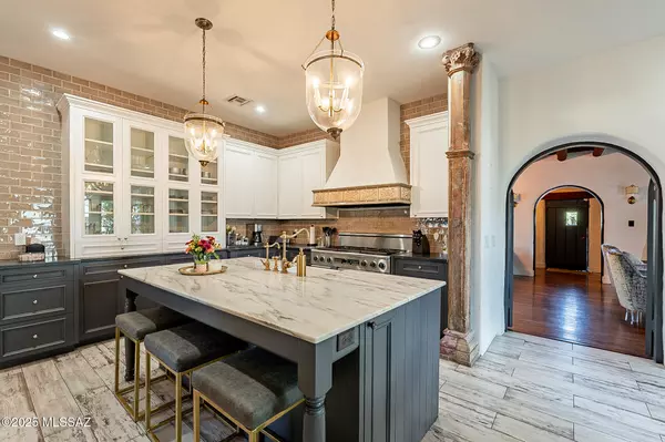 Tucson, AZ 85711,365 N Indian House Road