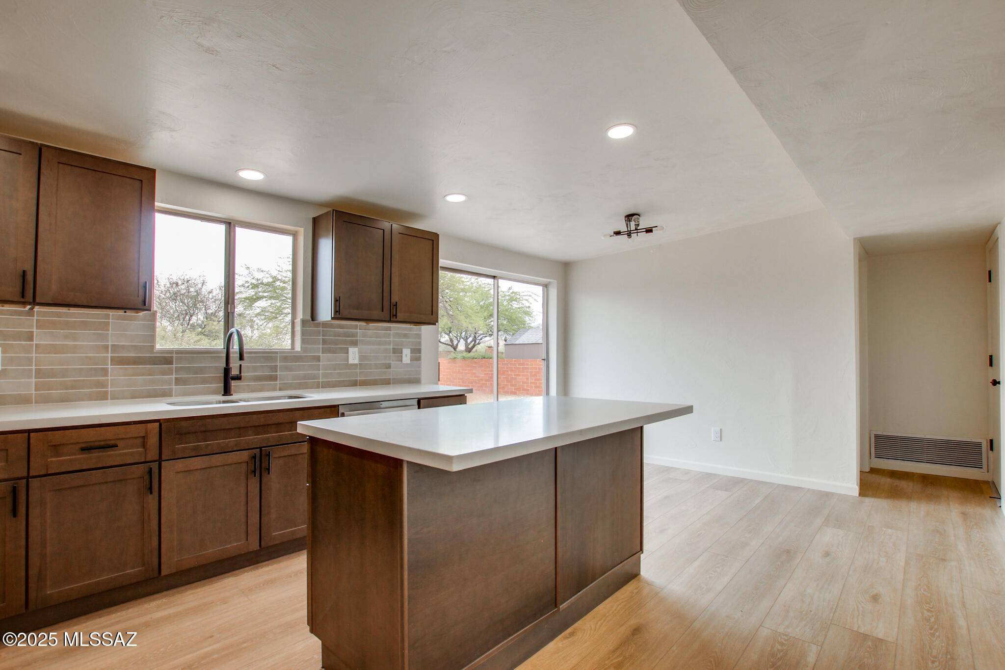 Tucson, AZ 85730,3878 S Queen Palm Drive