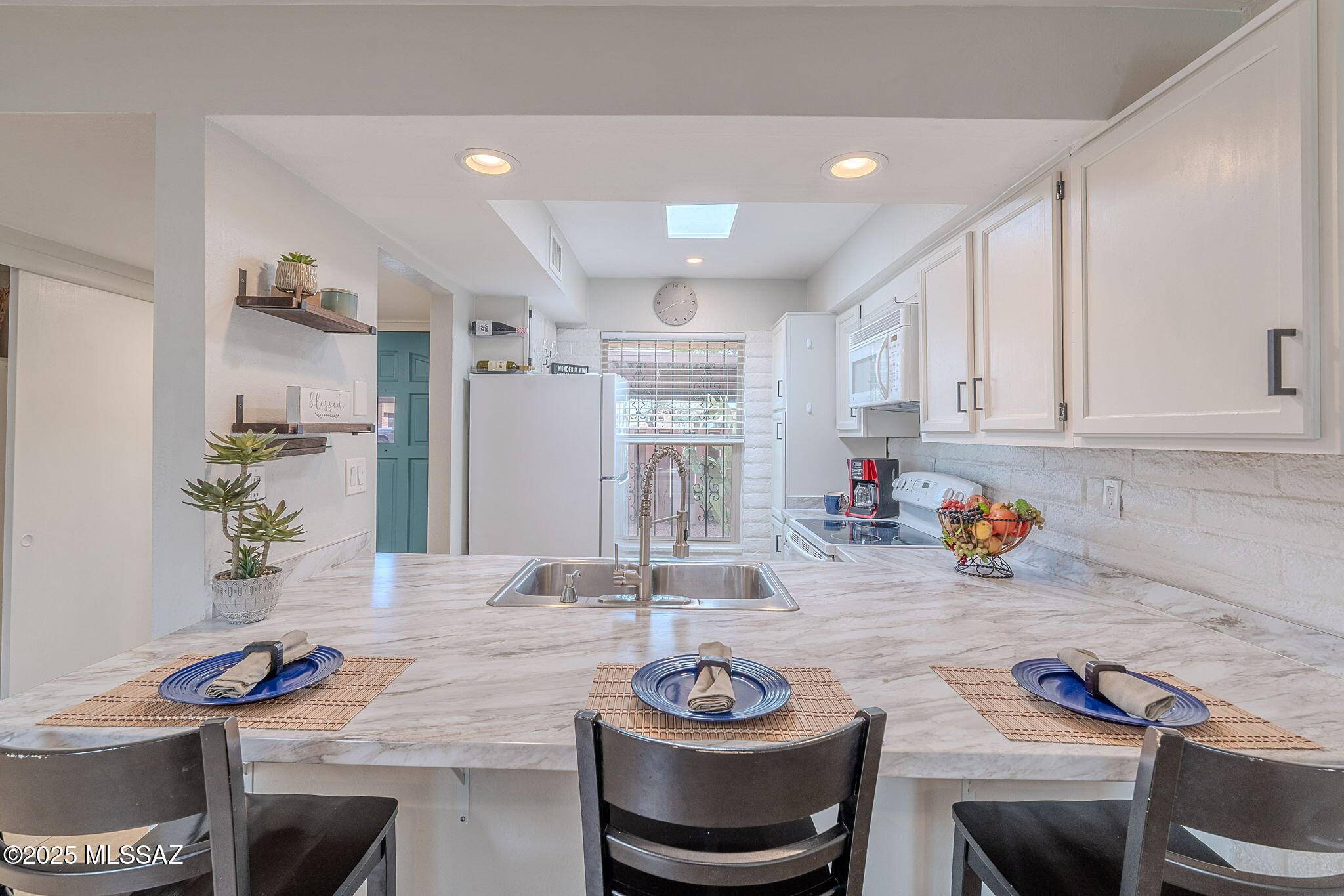 Tucson, AZ 85710,630 S Pantano Road #C