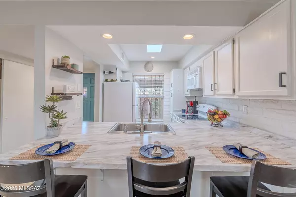 Tucson, AZ 85710,630 S Pantano Road #C