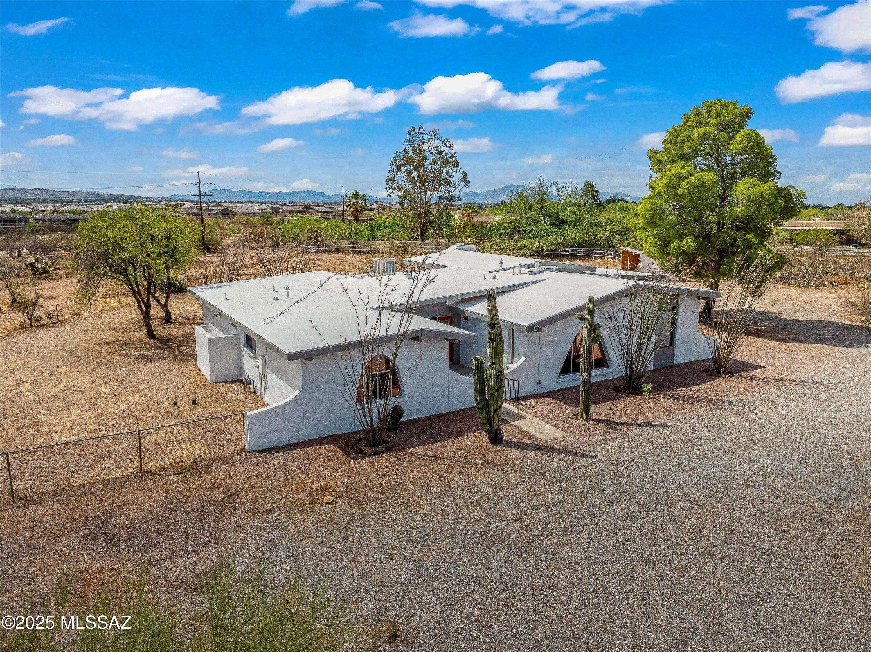 7611 S Avenida De Belleza, Tucson, AZ 85747