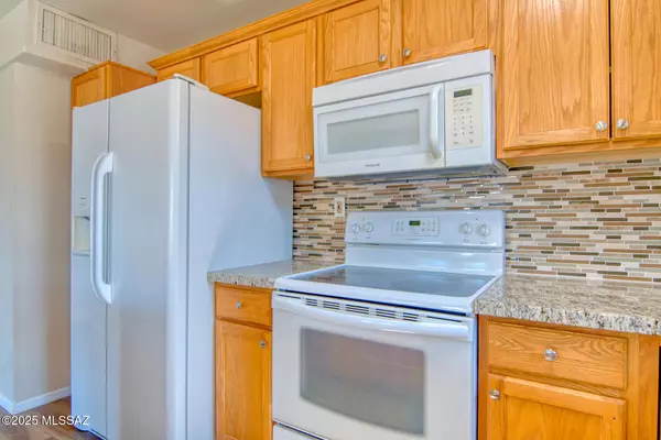 Tucson, AZ 85715,1961 N Camino Serna  #D