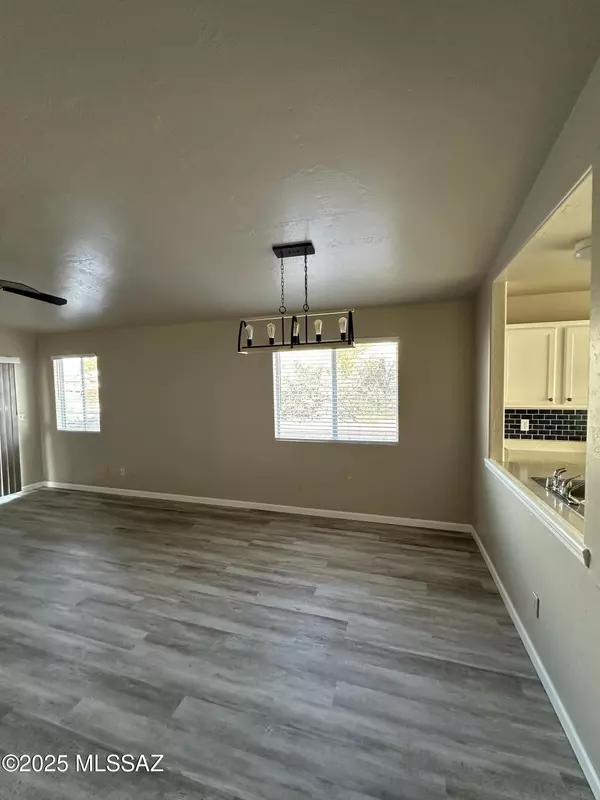 Benson, AZ 85602,221 E Radine Drive