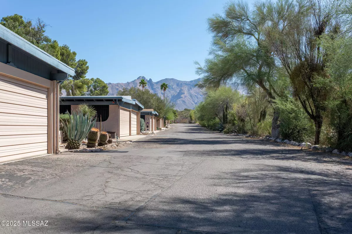 Tucson, AZ 85718,4736 N Calle Lampara