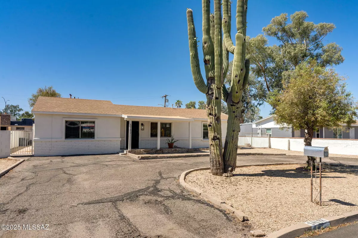 Tucson, AZ 85712,5762 E Helen Street