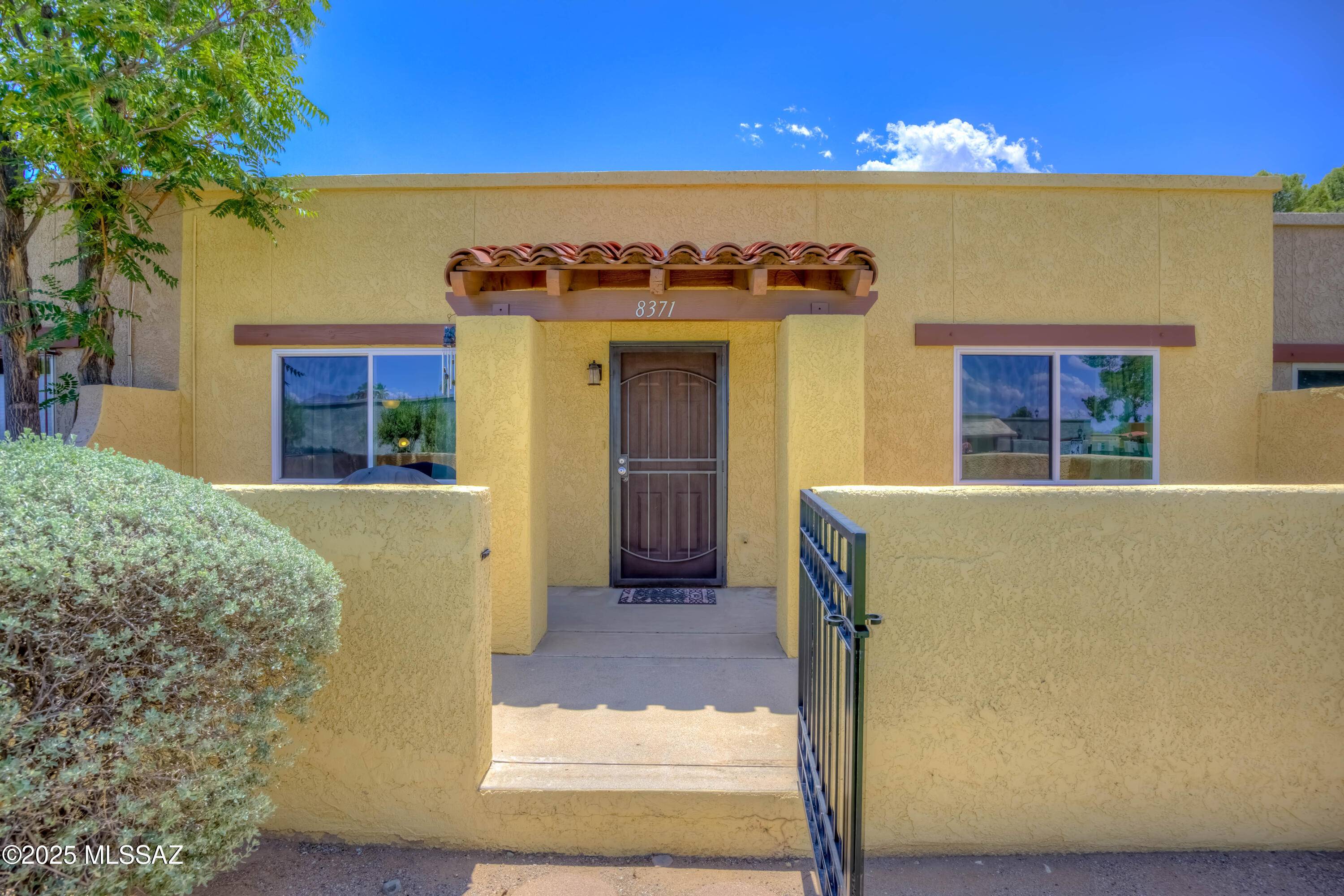 8371 E Via Arboleda, Tucson, AZ 85710