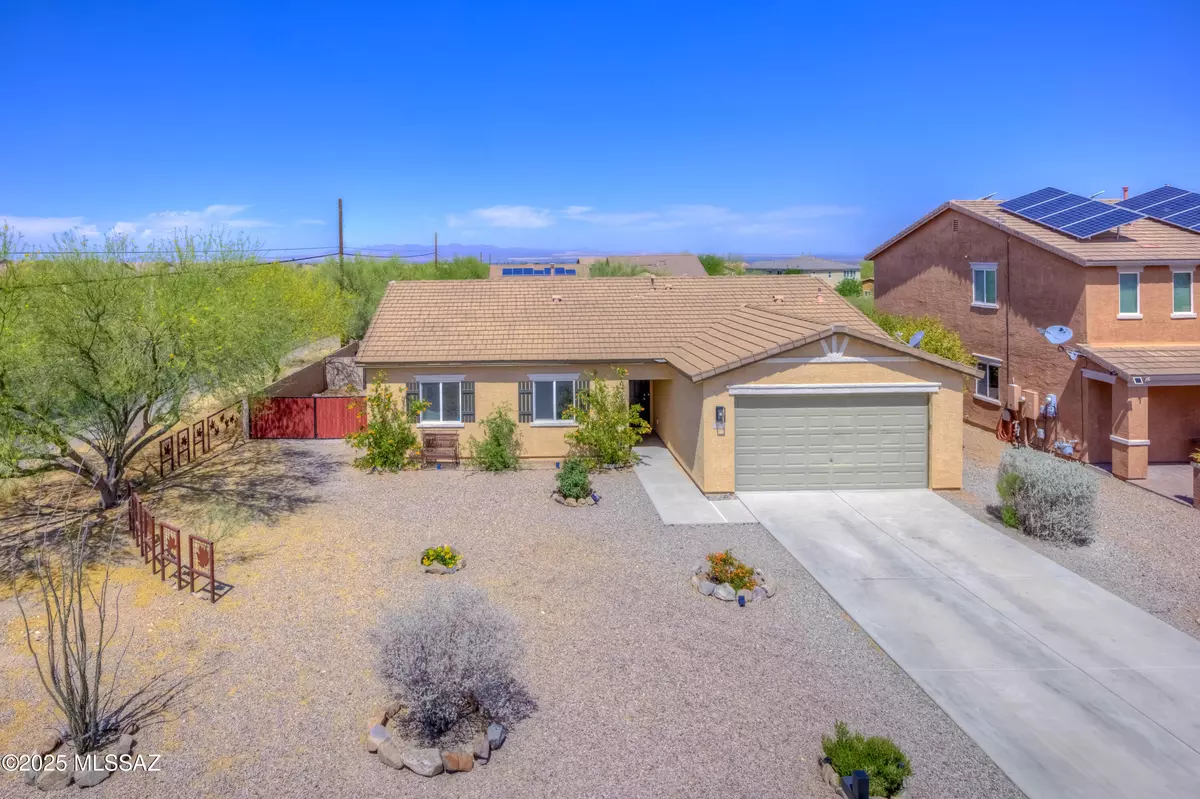 Vail, AZ 85641,762 S Courts Redford Drive