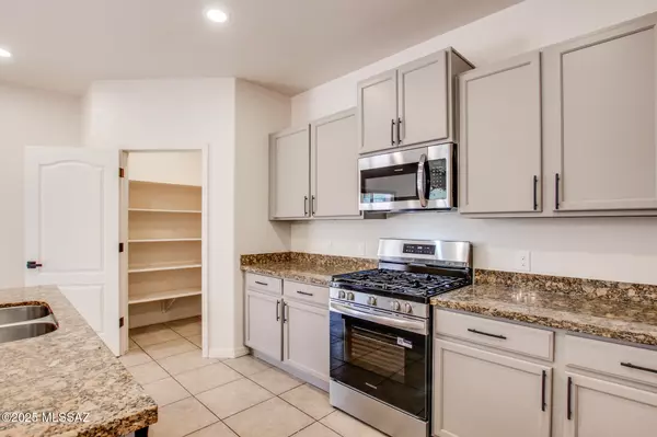 Tucson, AZ 85757,7691 W Tight Line Drive
