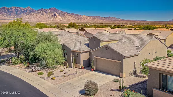 2499 W Bassett Peak Drive, Green Valley, AZ 85622