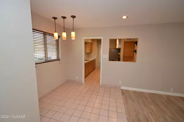 Tucson, AZ 85711,5732 E Hawthorne Street