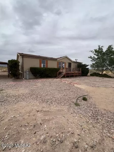 1961 N Cotton Tail Lane, Cochise, AZ 85606