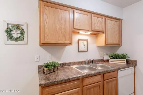 Tucson, AZ 85704,6301 N Barcelona Court #1010