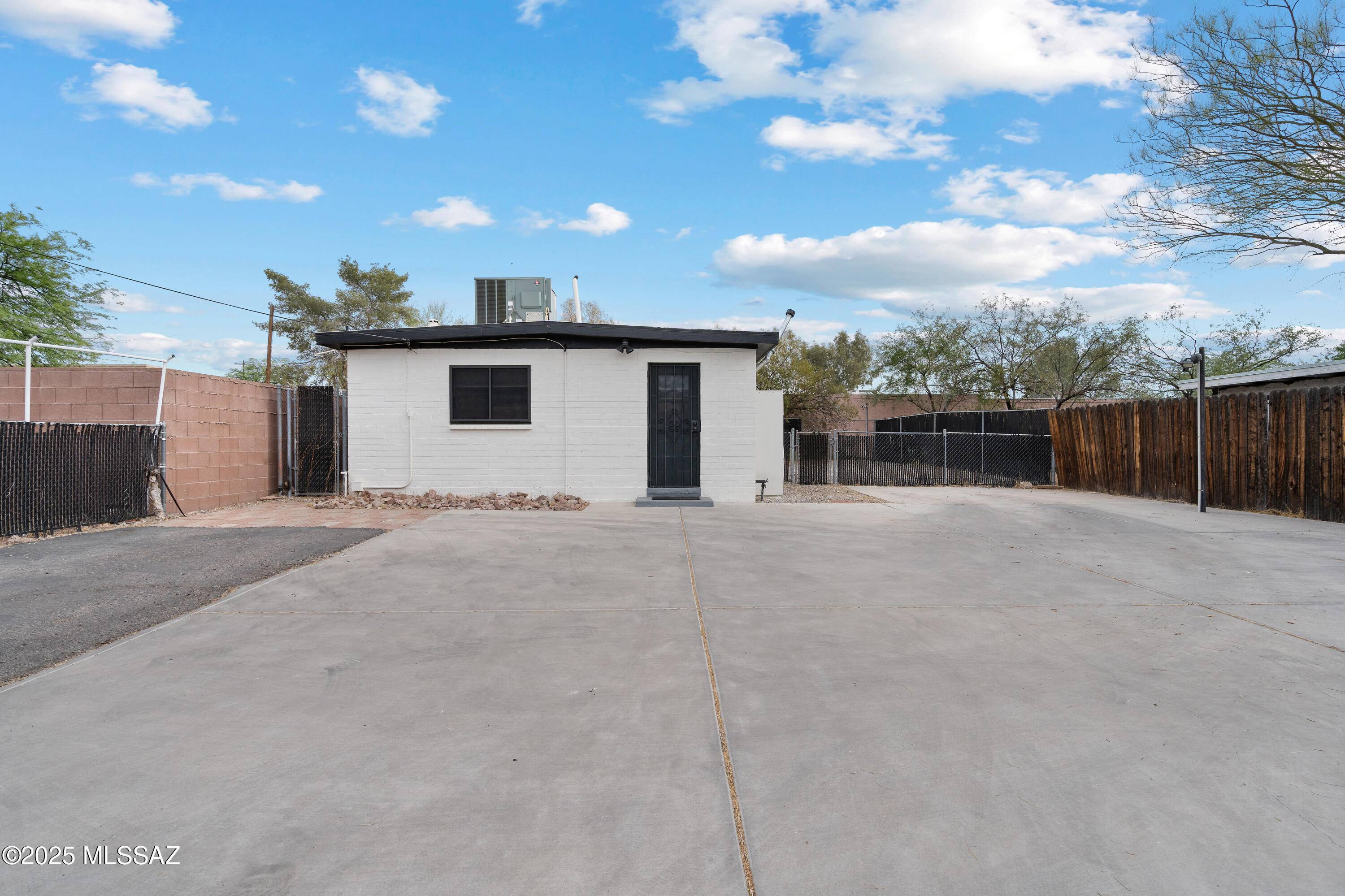 Tucson, AZ 85716,2844 E Edison Street