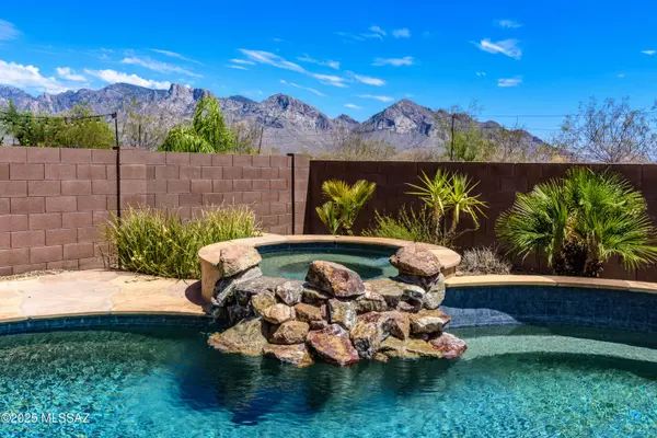 703 W Pizzicato Lane, Oro Valley, AZ 85737