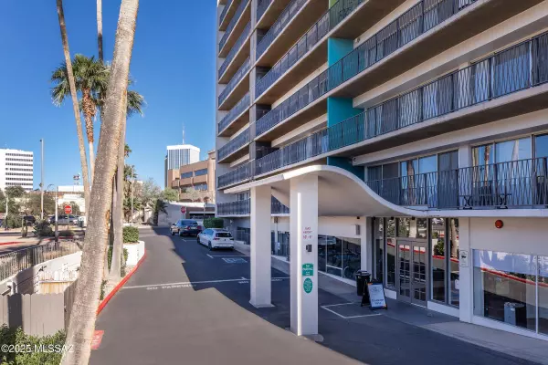 Tucson, AZ 85701,425 W Paseo Redondo #5G