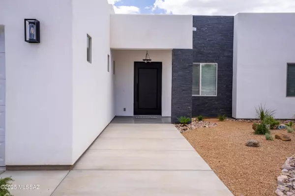 Rio Rico, AZ 85648,454 Zoo Court