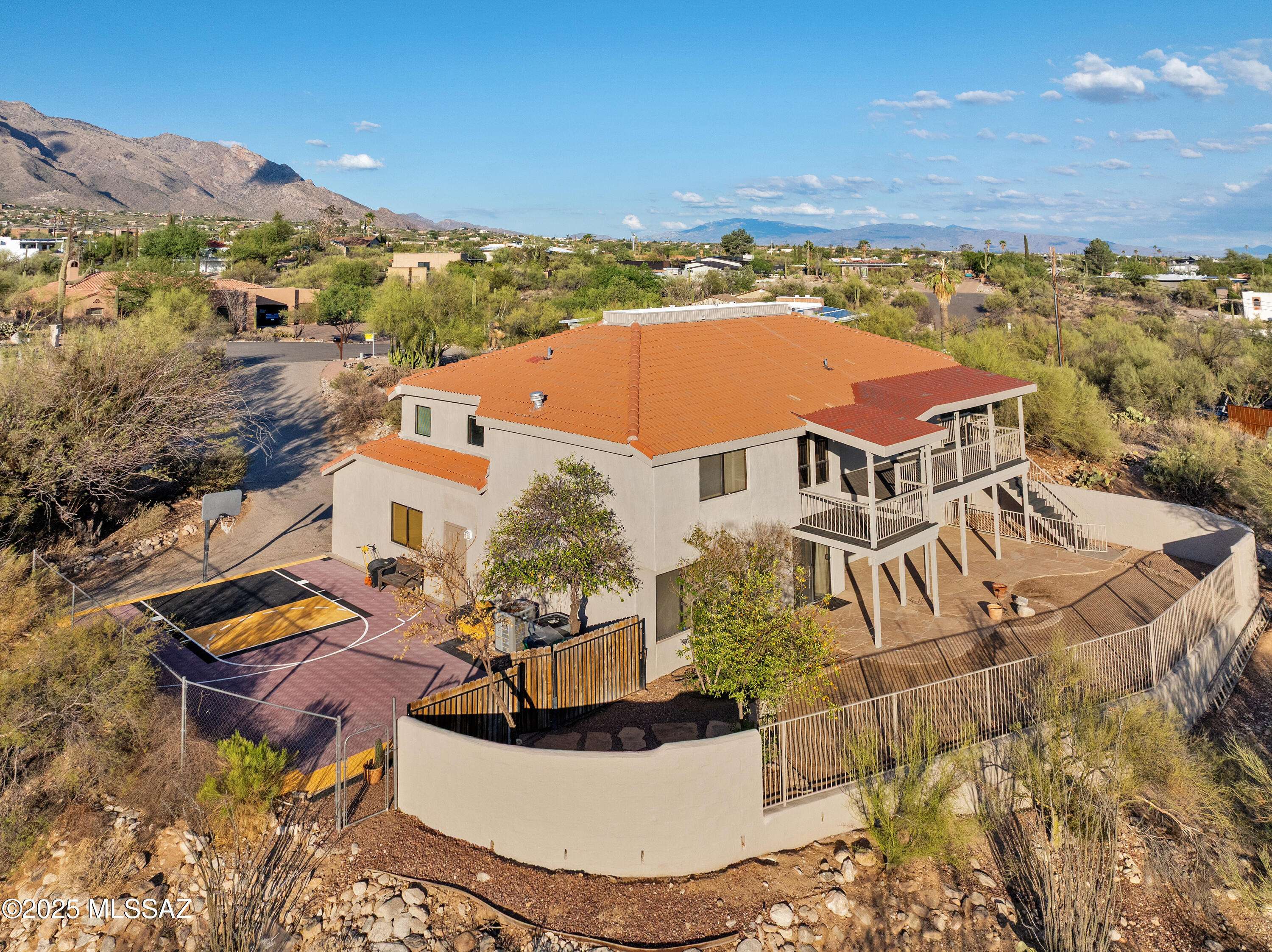 7041 N Skyway Drive, Tucson, AZ 85718