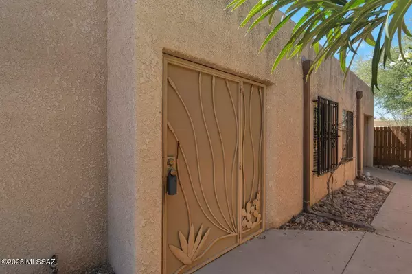 Tucson, AZ 85719,1107&1109 E Water Street