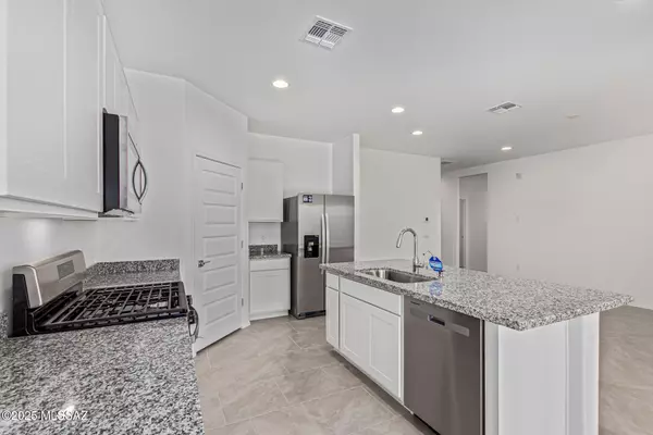 Vail, AZ 85641,14027 E Canidae DriveE
