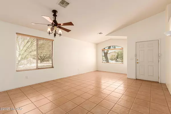Tucson, AZ 85735,5852 W Mohave Bloom Drive