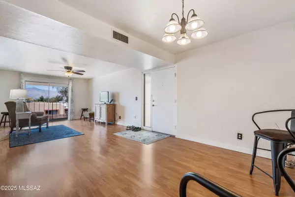 Tucson, AZ 85710,625 S Prudence Road #APT 201