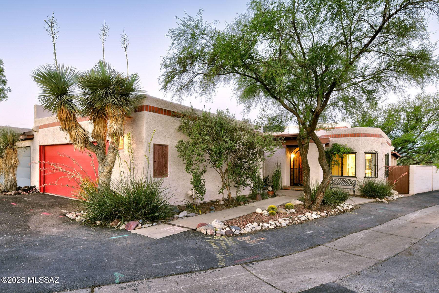 2827 E Weymouth Circle, Tucson, AZ 85716