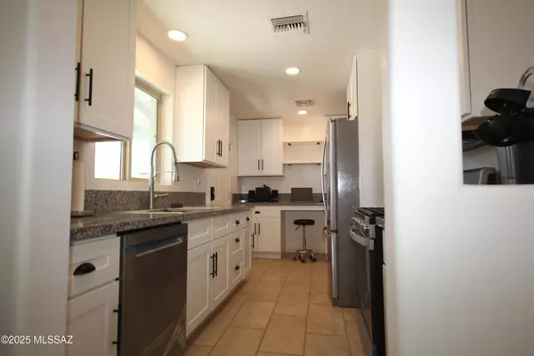 Tucson, AZ 85711,6141 E 25th Street