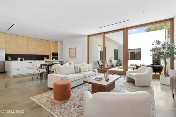 Tucson, AZ 85701,573 S 9th Avenue