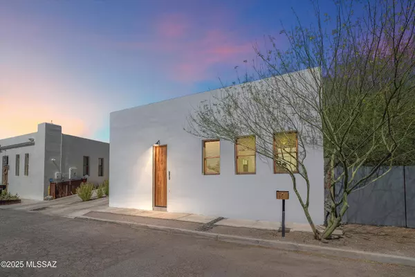 573 S 9th Avenue, Tucson, AZ 85701